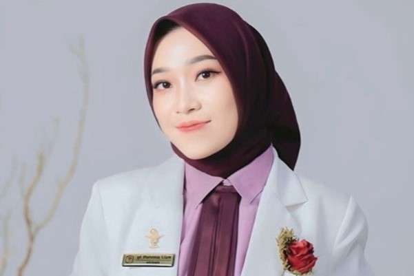 apt. Khairunnisa, S.Farm